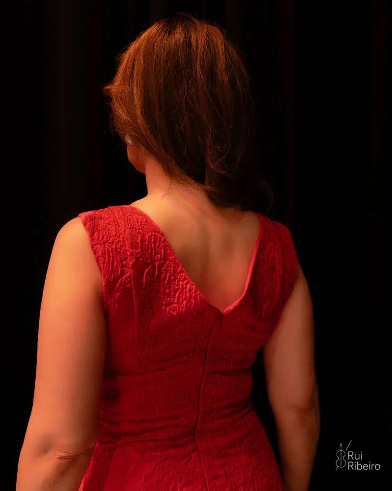 O Grande Baile, Dora Rodrigues